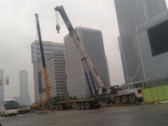 铁东区“自动找平”—— 吊车的 “平地神器” 技术